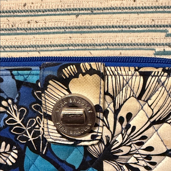 Vera Bradley Blue and White Floral Wallet - Picture 11 of 14